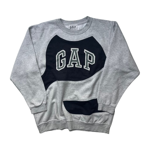 GAP REWORKED SWEATER (L)