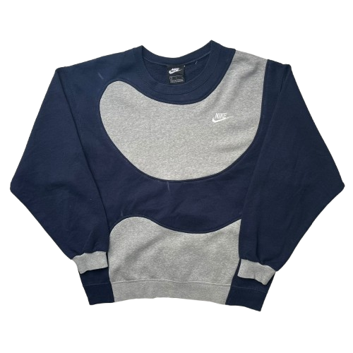 NIKE REWORKED SWEATER (M)