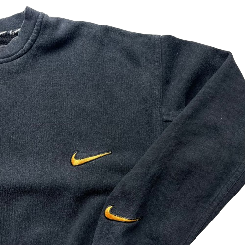 NIKE 90S EMBROIDERED SWOOSH SWEATER (M)