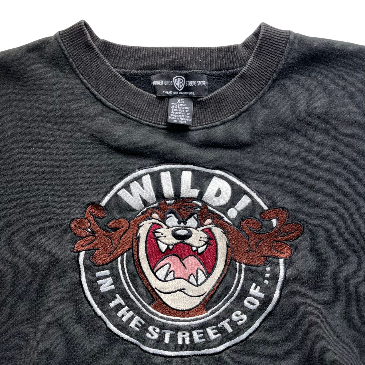 TASMANIAN DEVIL CHICAGO EMBROIDERED SWEATER (M)